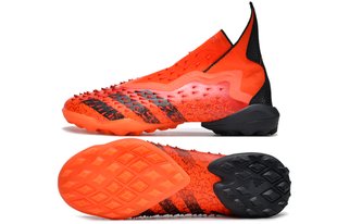 Сороконожки Adidas Predator FREAK + TF, 40, TF многошиповки, Искусственные и естественные жесткие покрытия